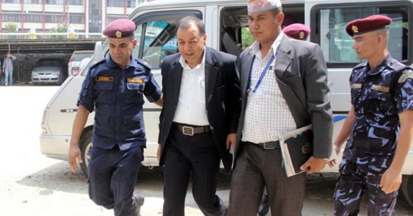 भ्रष्टाचारमा दोषी ठहर भएका शर्माले गरे आत्मसमर्पण