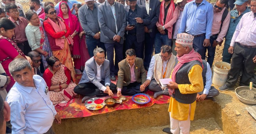 इनरुवामा भारत सरकारको सहयोगमा विद्यालयको भवन निर्माण शिलान्यास